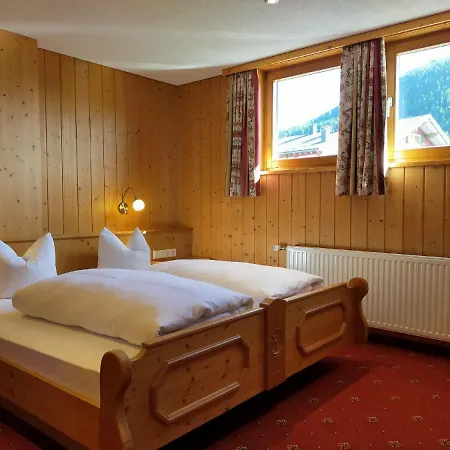 Guest house Edelweiss 3*