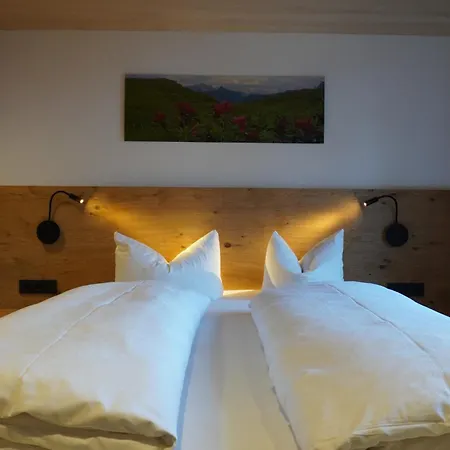Pensionat Edelweiss 3*
