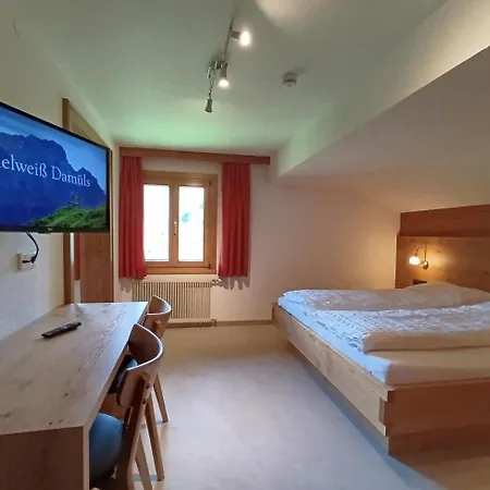 Edelweiss Guest house 3*